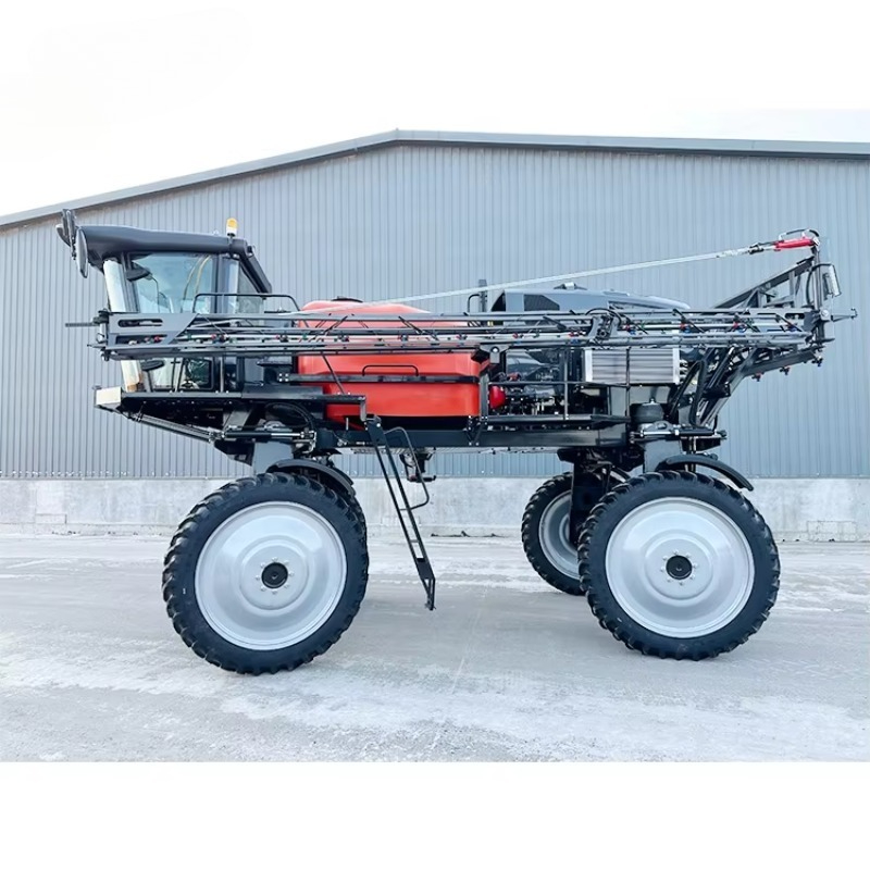 Farming Year - Zelfrijdende gewasbespuitmachine met efficiënte veldbedekking voor